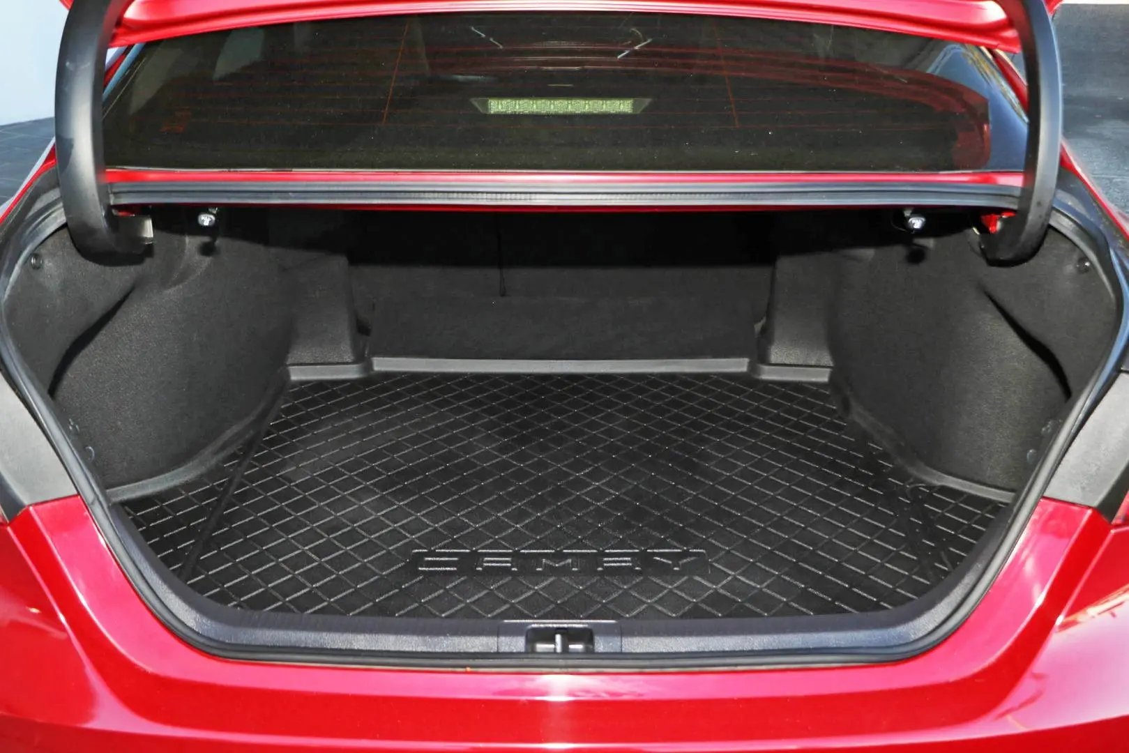 2019 Toyota Camry Gallery Image 23