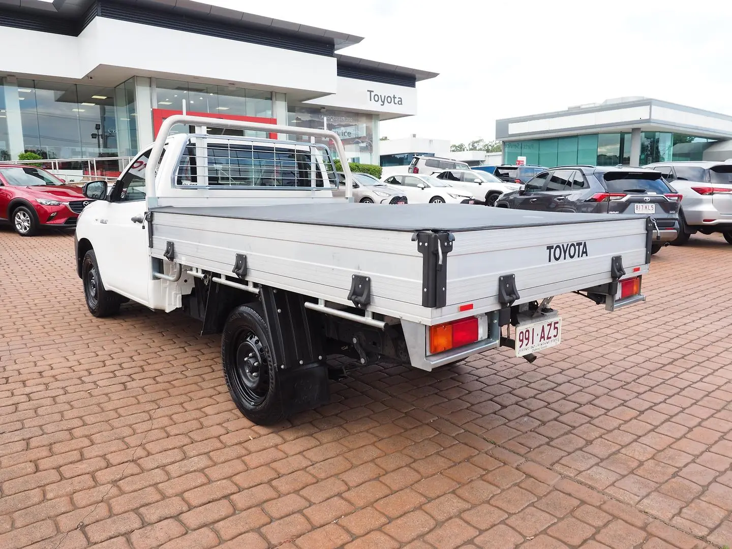 2020 Toyota Hilux Gallery Image 7