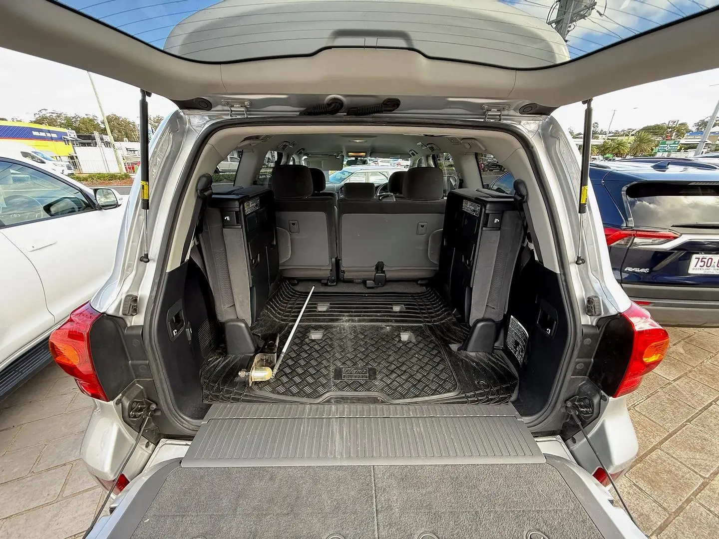 2015 Toyota Landcruiser Gallery Image 13