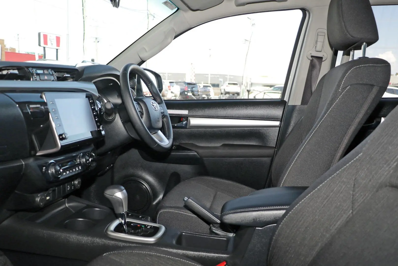 2023 Toyota Hilux Gallery Image 9