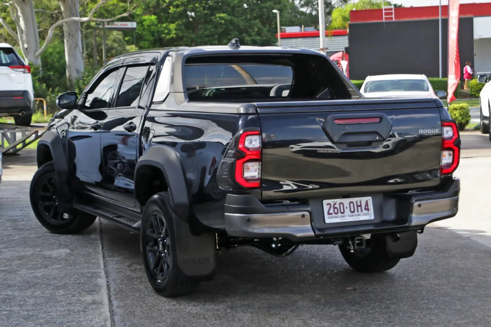2024 Toyota Hilux Gallery Image 2