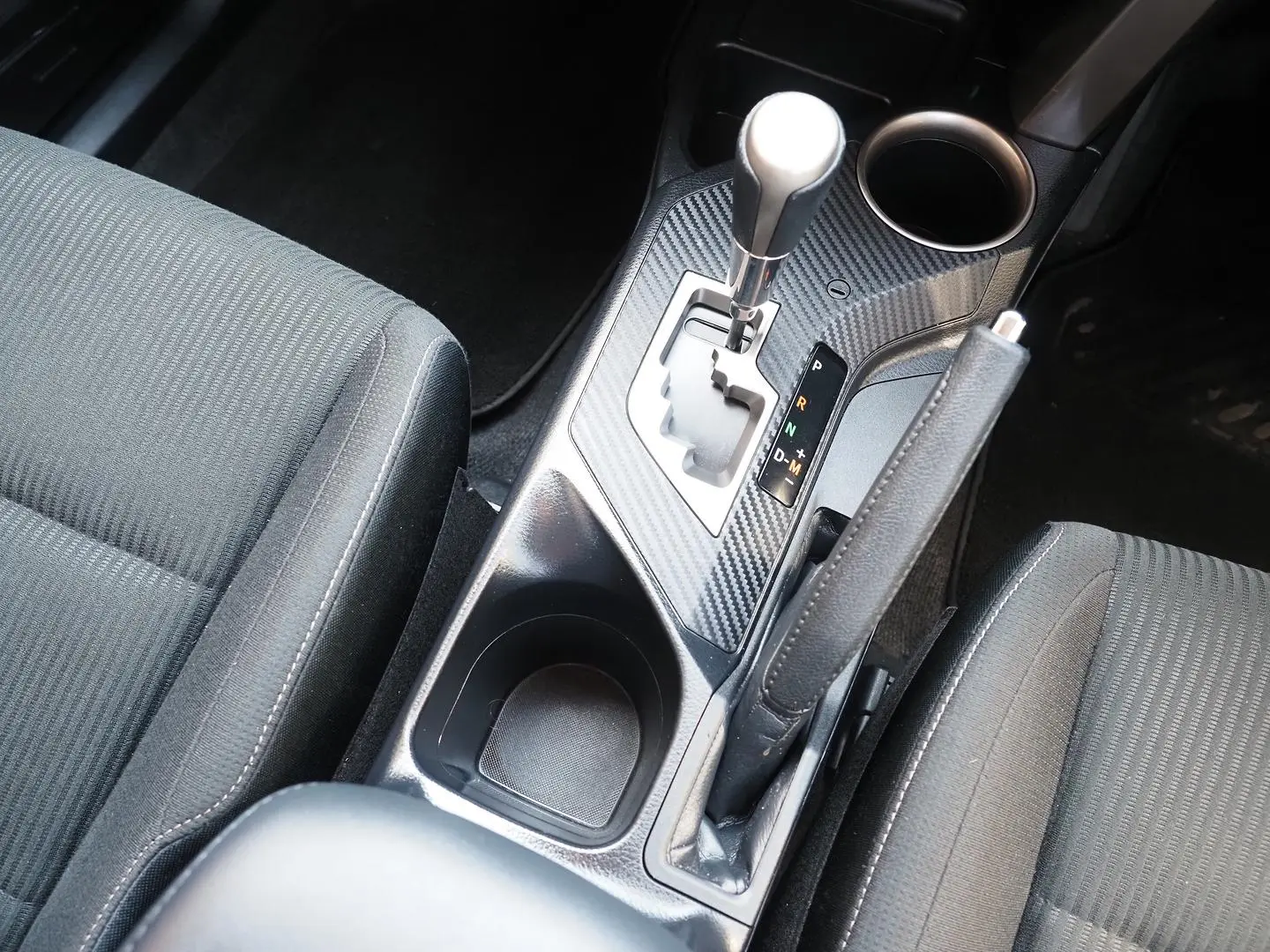 2015 Toyota RAV4 Gallery Image 16