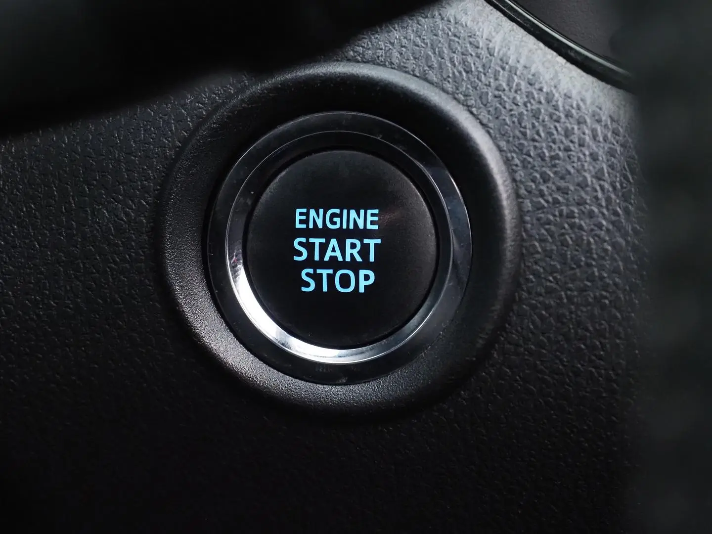2021 Toyota C-HR Gallery Image 26