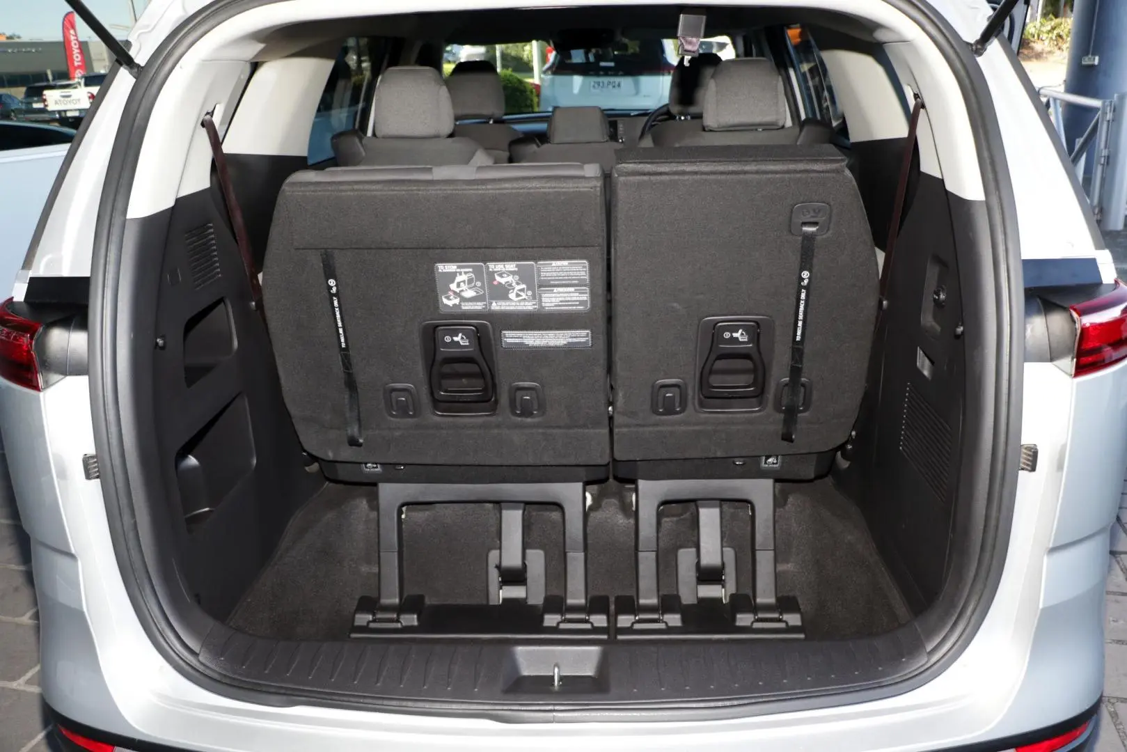 2022 Kia Carnival Gallery Image 21