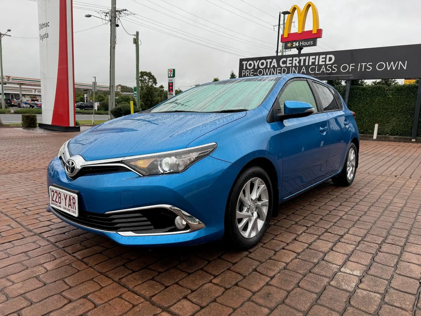 2018 Toyota Corolla Gallery Image 3