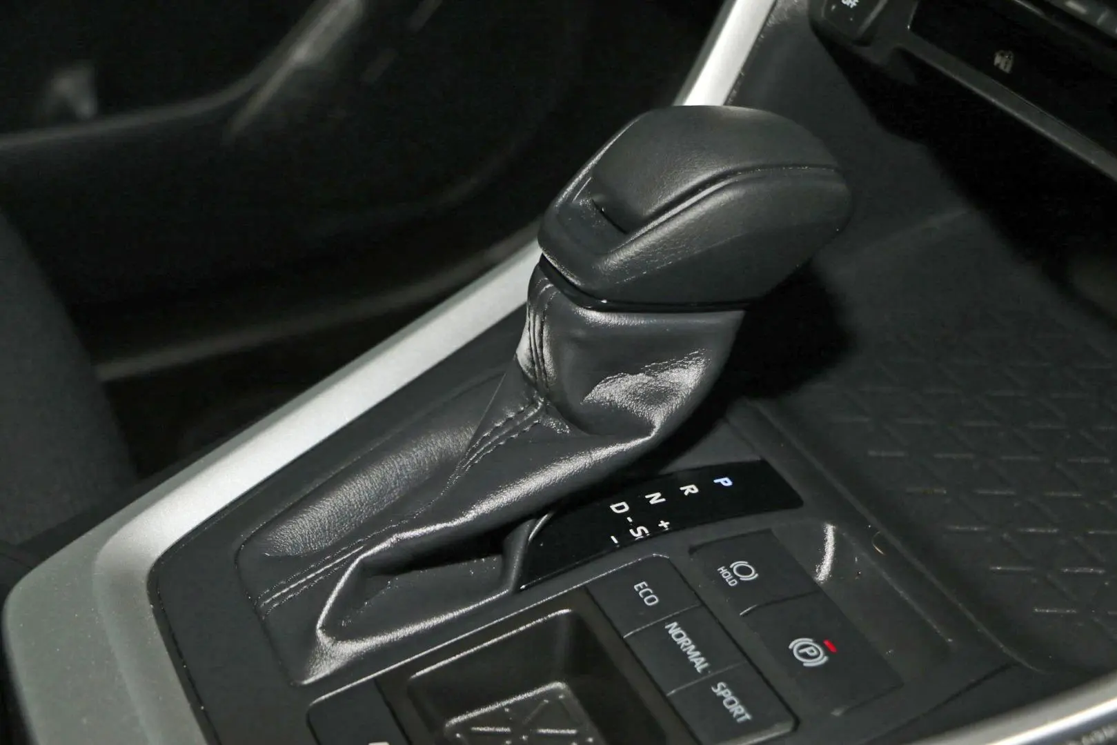 2024 Toyota RAV4 Gallery Image 14