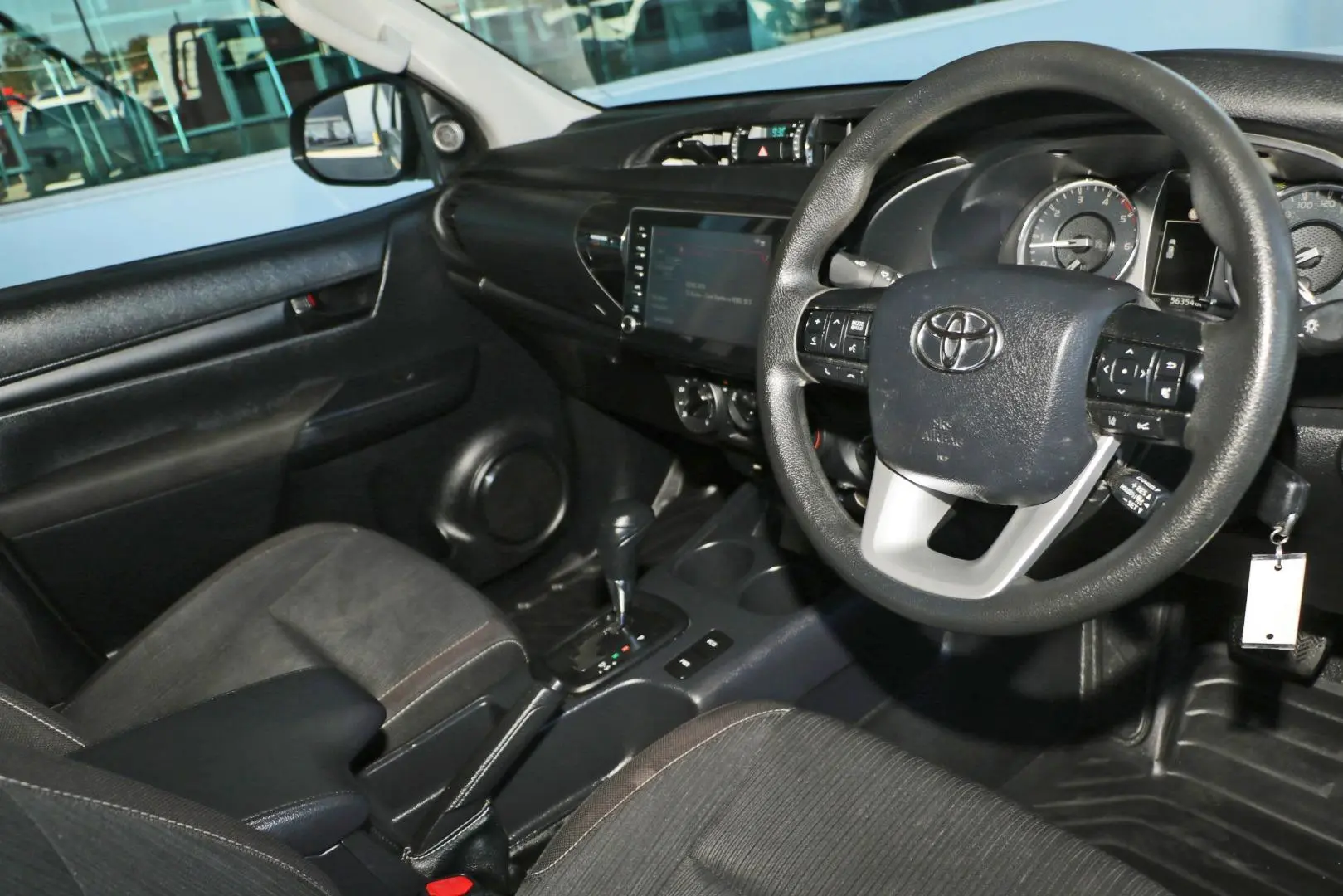 2022 Toyota Hilux Gallery Image 6