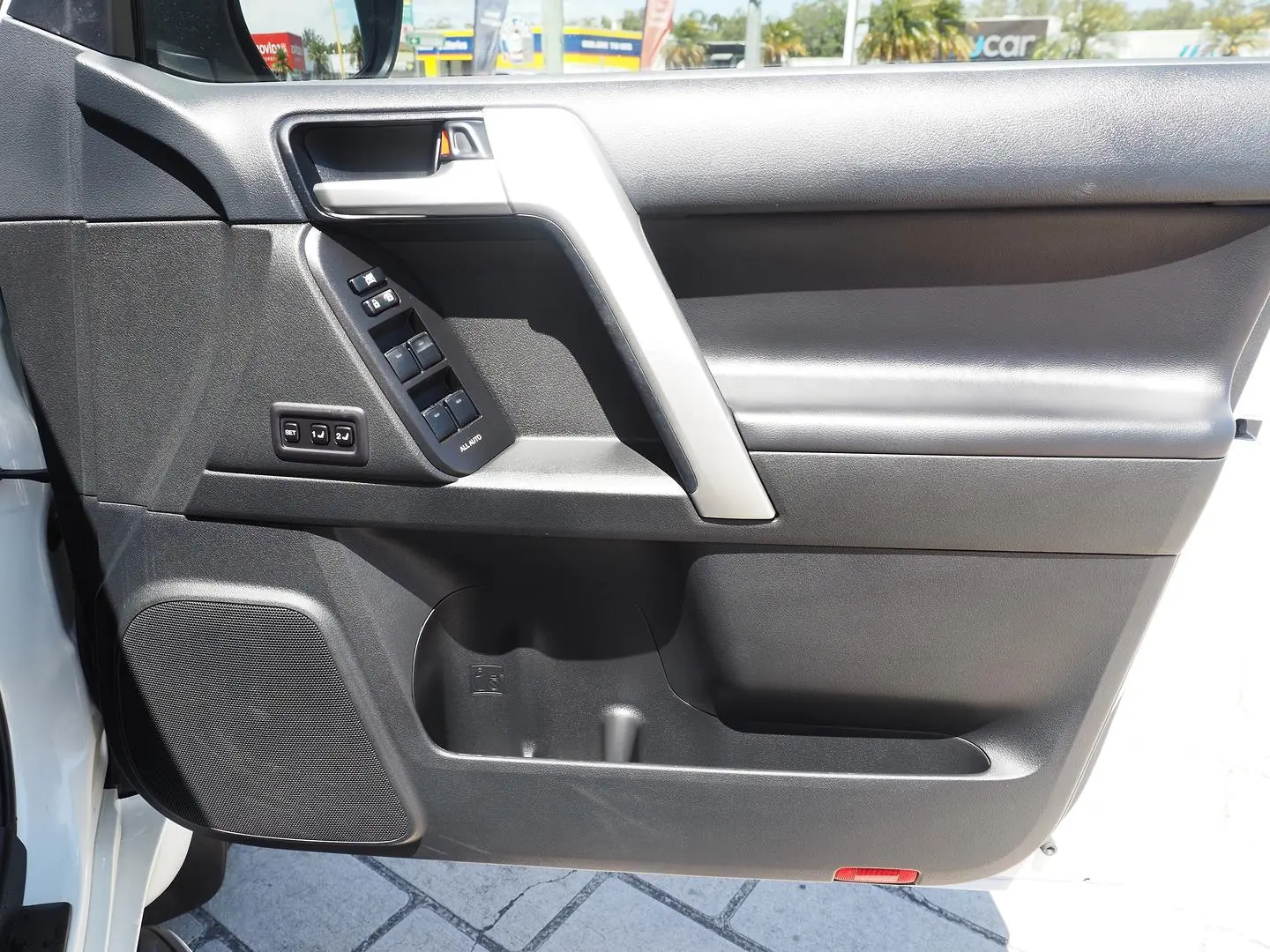 2022 Toyota Landcruiser Prado Gallery Image 22