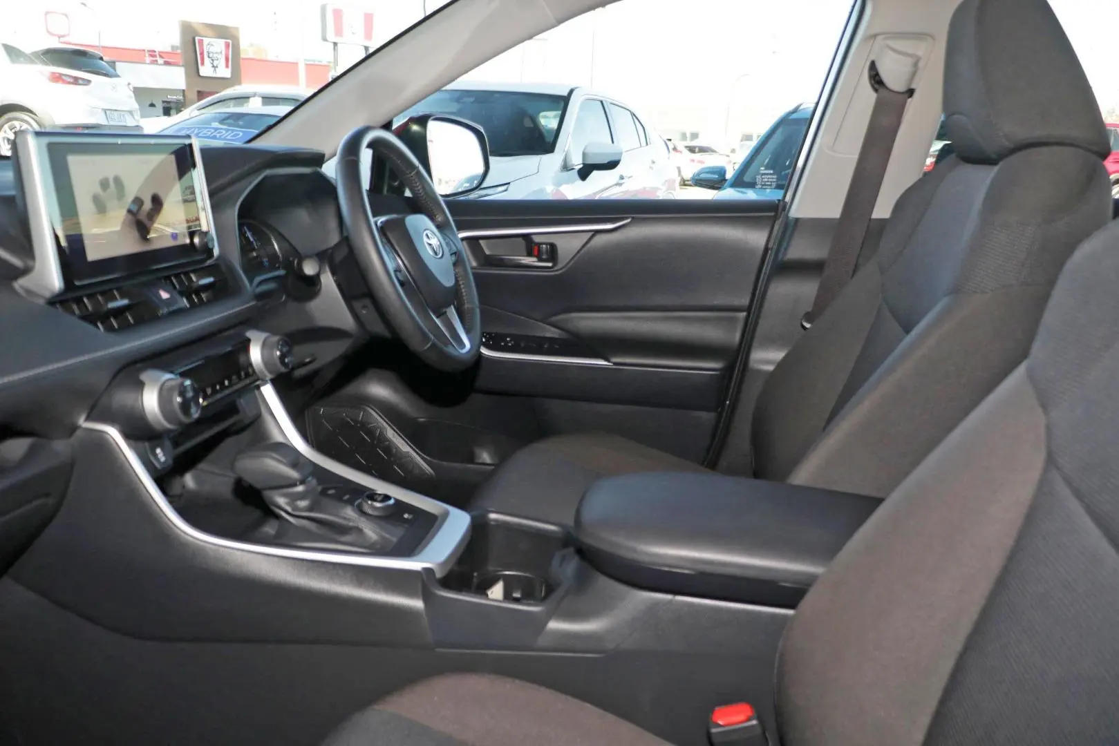 2025 Toyota RAV4 Gallery Image 9
