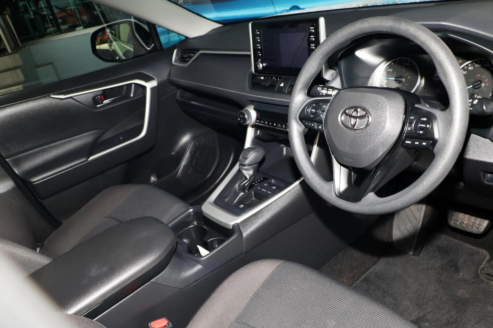 2020 Toyota Rav4 Gallery Image 8