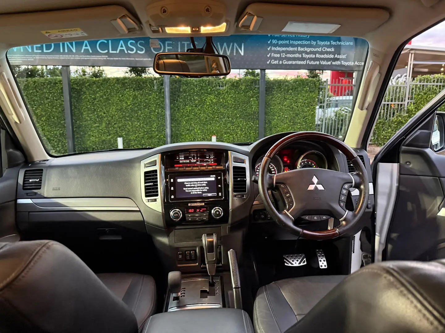 2016 Mitsubishi Pajero Gallery Image 17