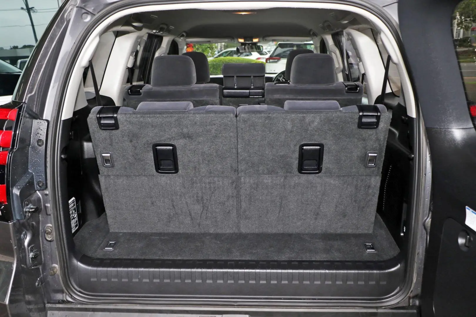 2018 Toyota Landcruiser Prado Gallery Image 22