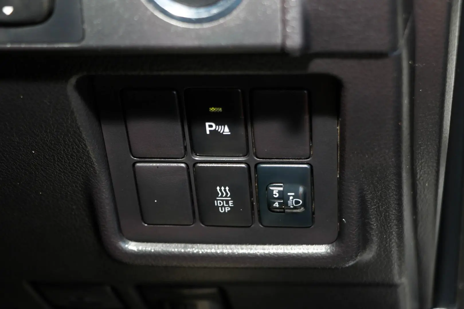 2017 Toyota Landcruiser Prado Gallery Image 15