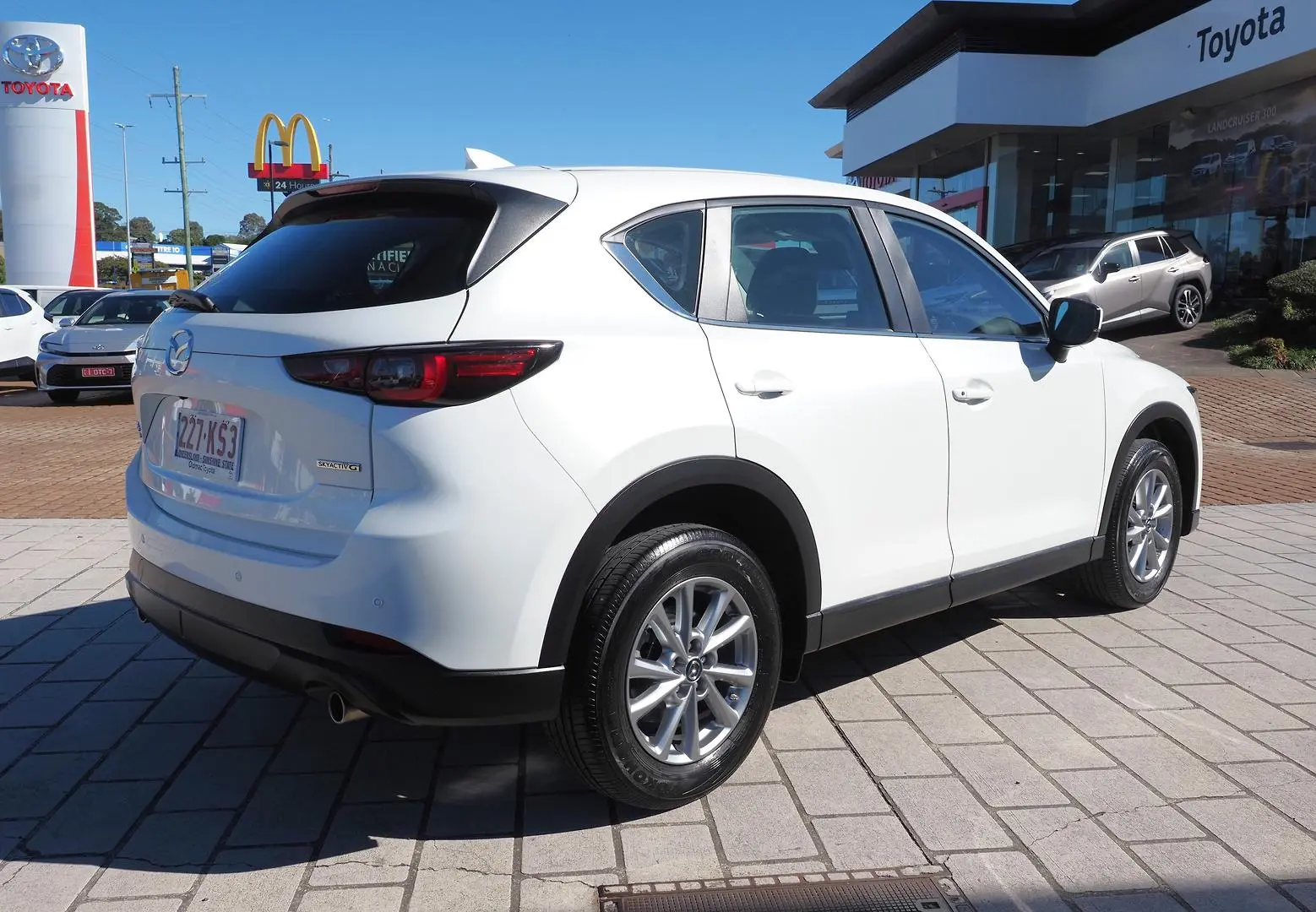 2024 Mazda CX-5 Gallery Image 2