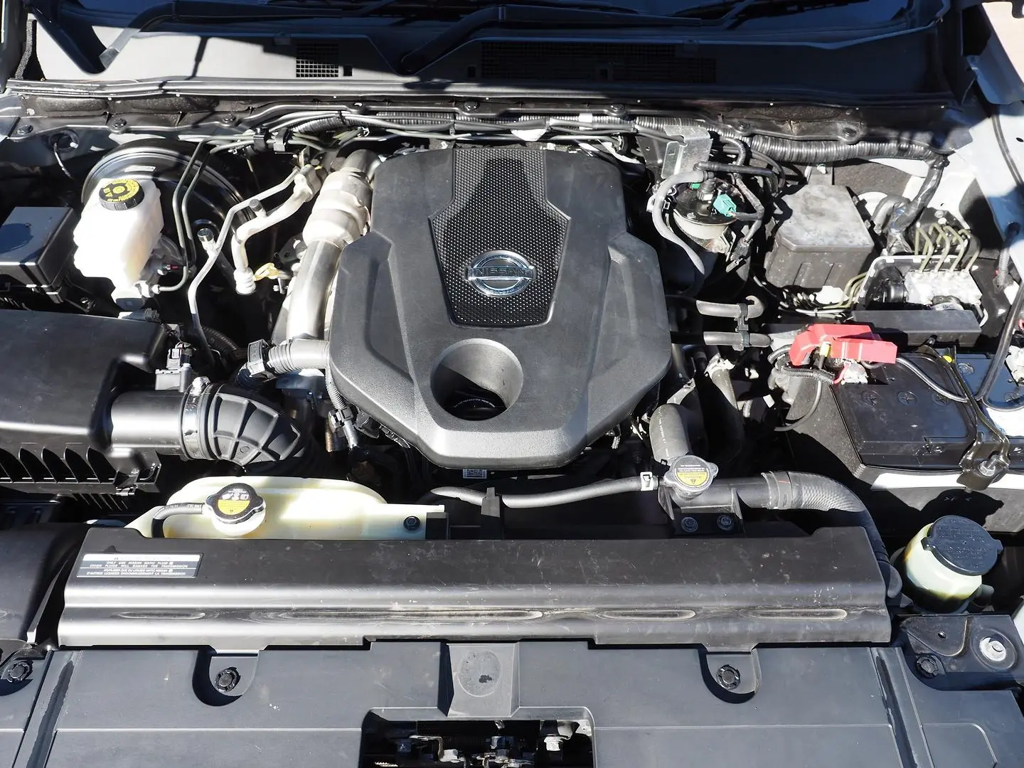 2021 Nissan Navara Gallery Image 3