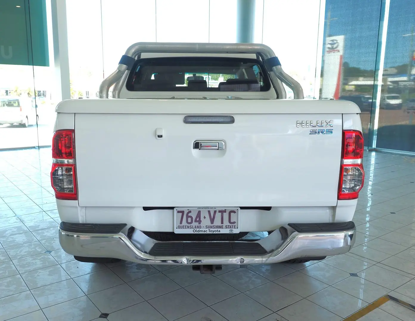 2015 Toyota Hilux Gallery Image 8