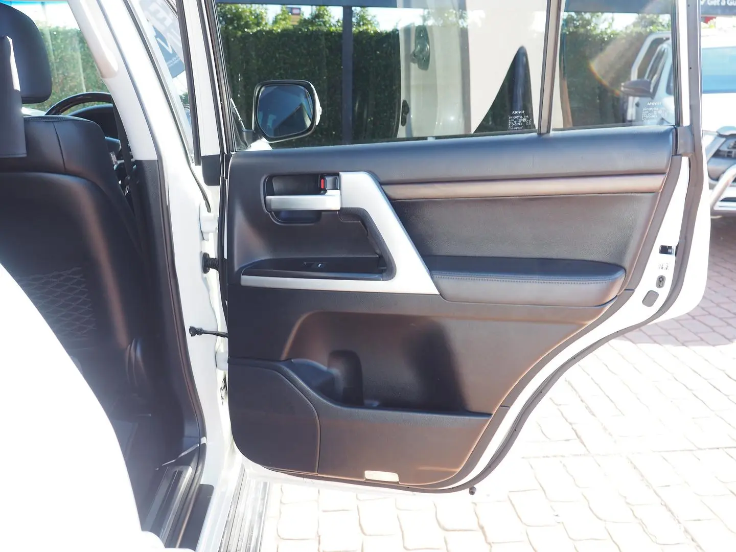 2019 Toyota Landcruiser Gallery Image 22