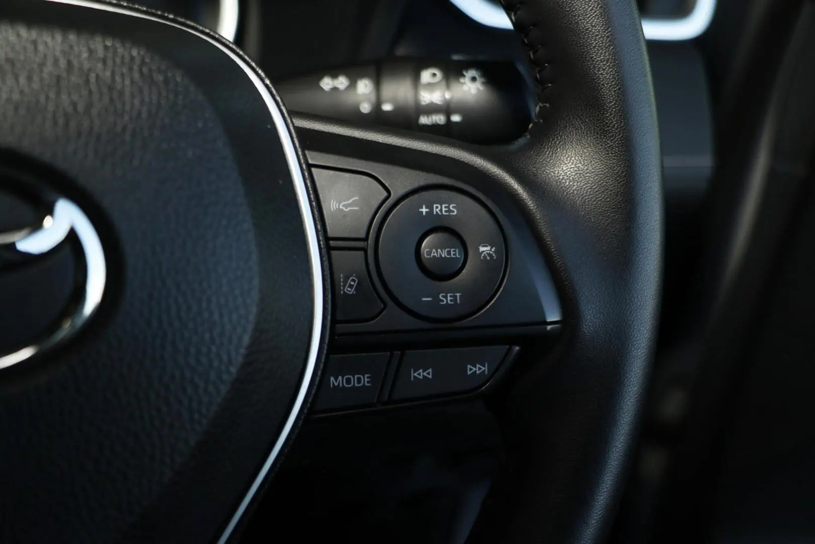 2025 Toyota RAV4 Gallery Image 18