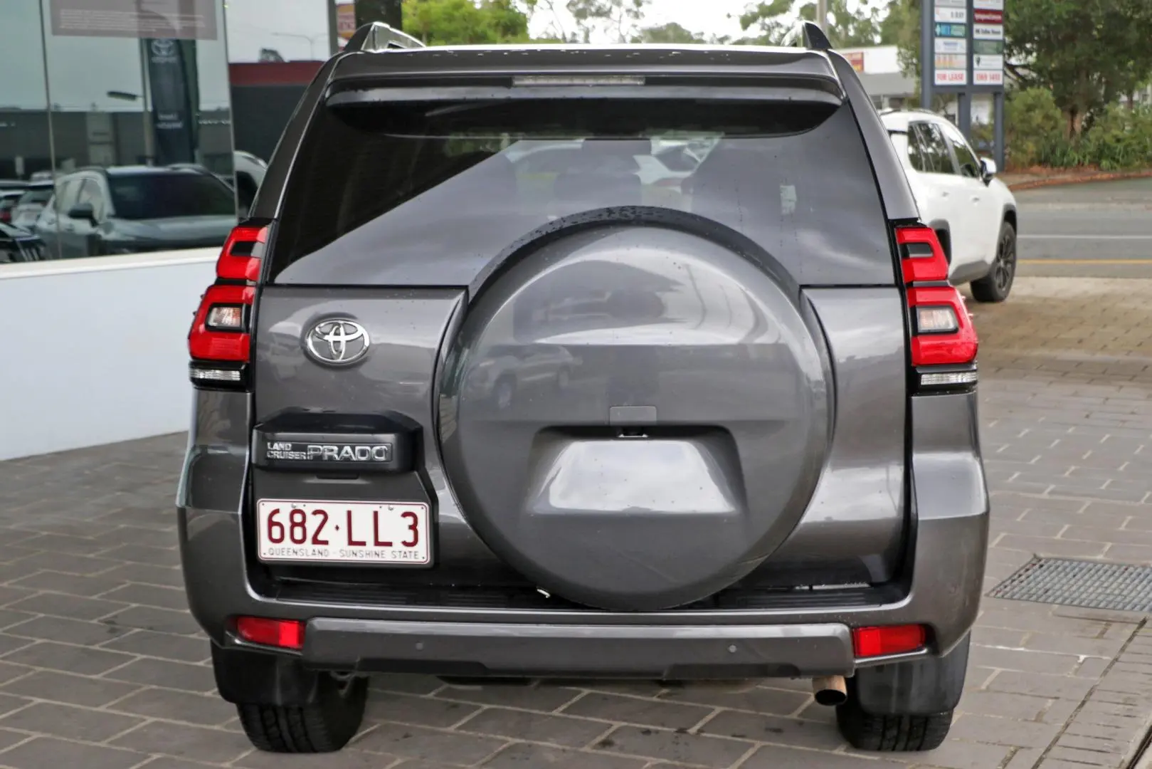 2018 Toyota Landcruiser Prado Gallery Image 4