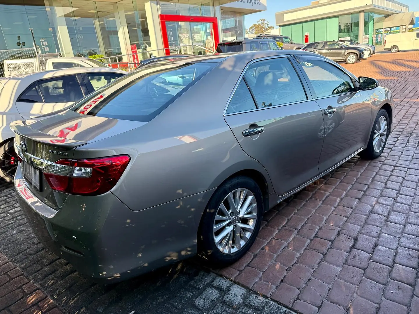 2016 Toyota Aurion Image 2