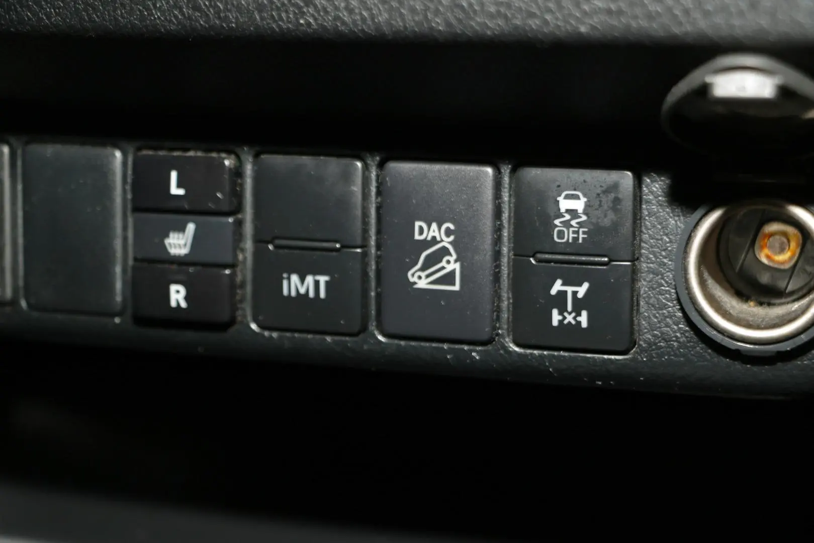 2021 Toyota Hilux Gallery Image 18