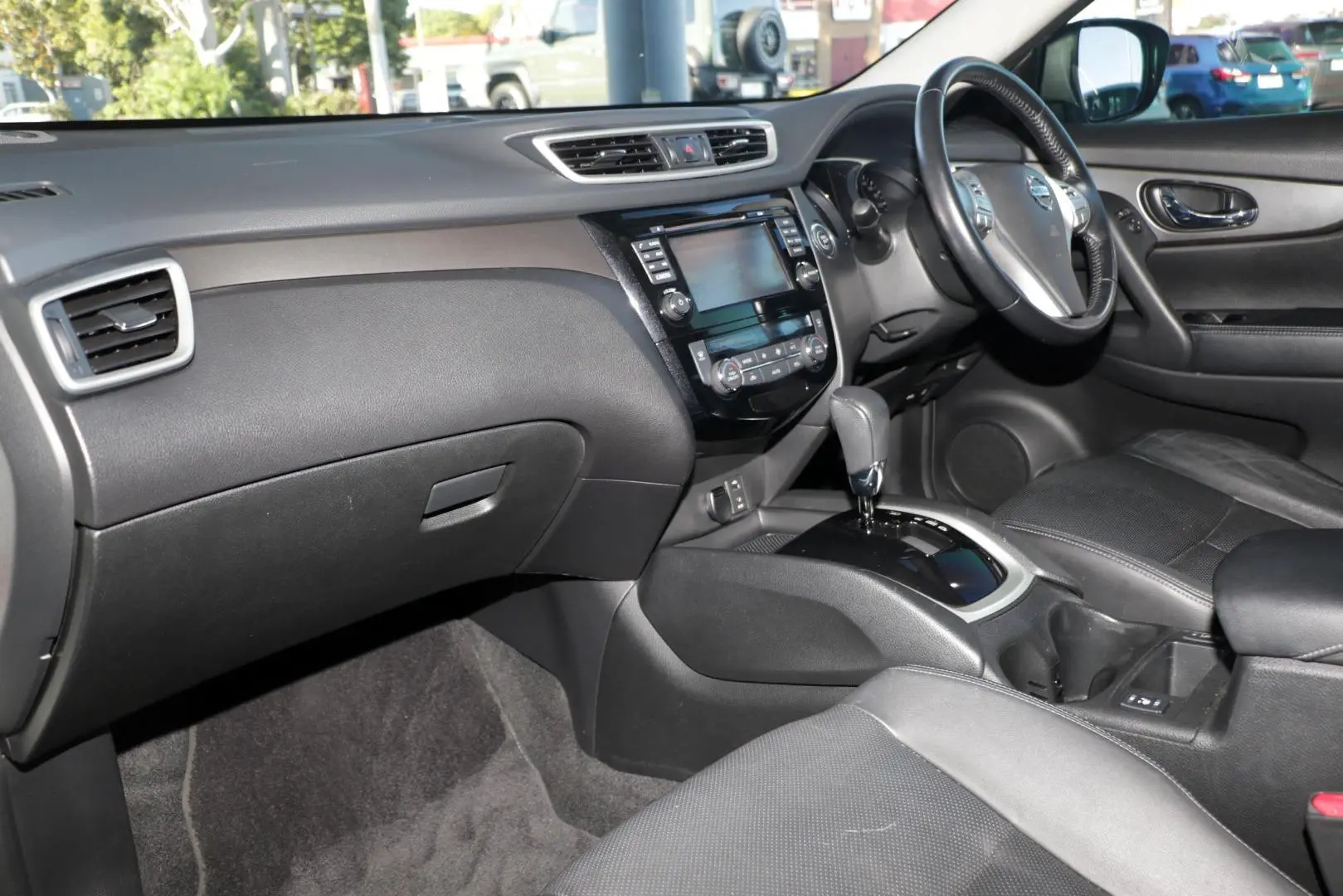 2015 Nissan X-TRAIL Gallery Image 7