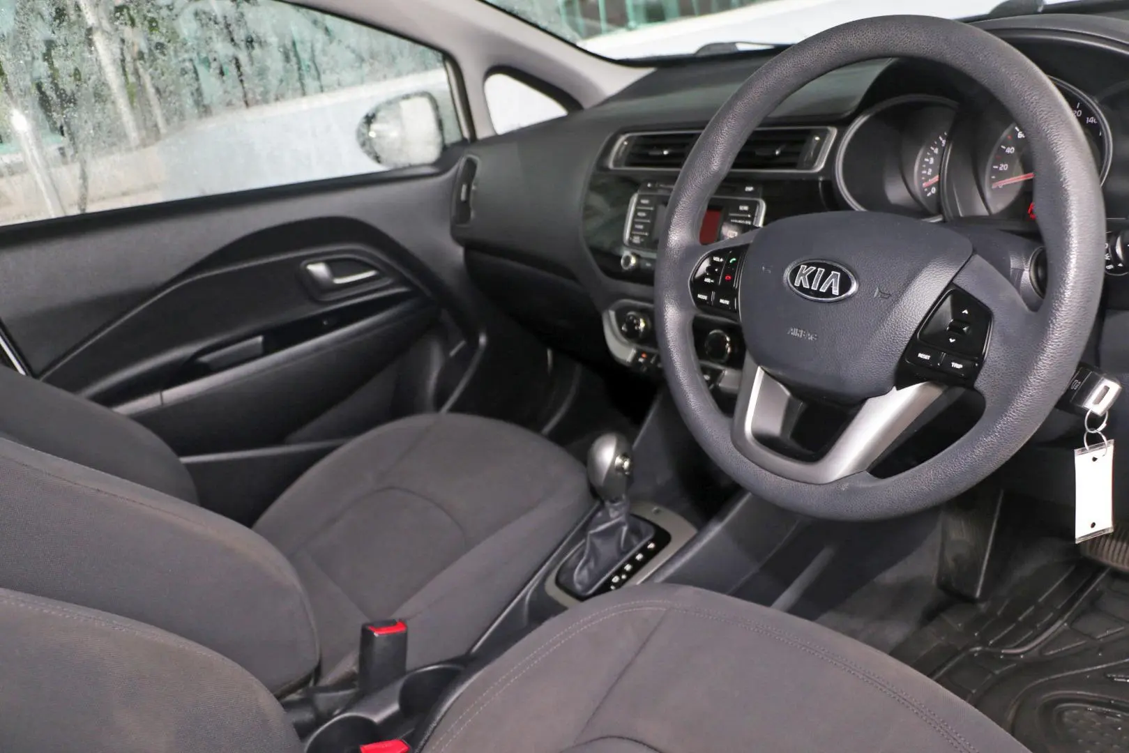 2015 Kia Rio Gallery Image 6