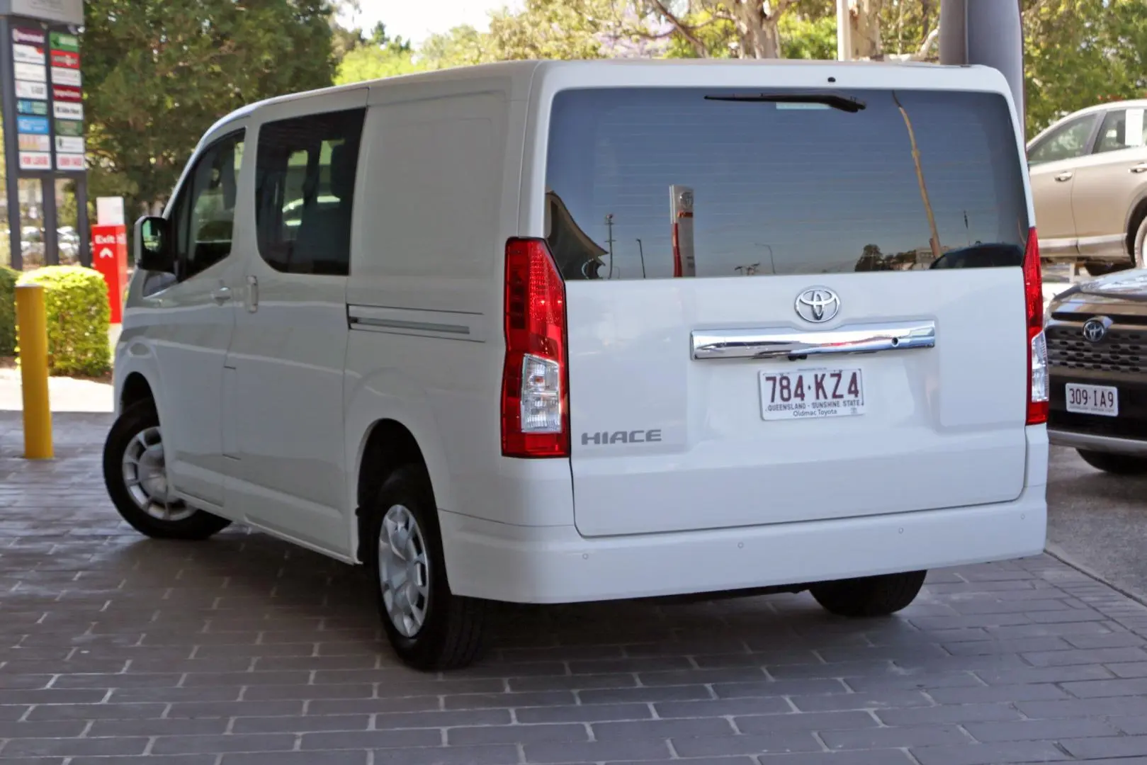 2020 Toyota Hiace Image 2