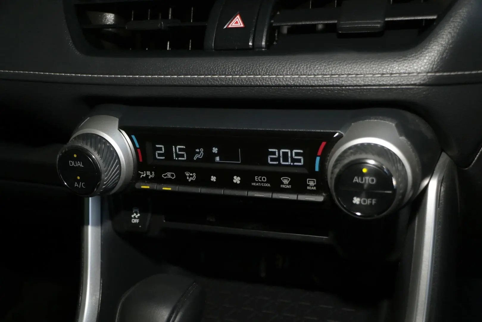 2024 Toyota RAV4 Gallery Image 17
