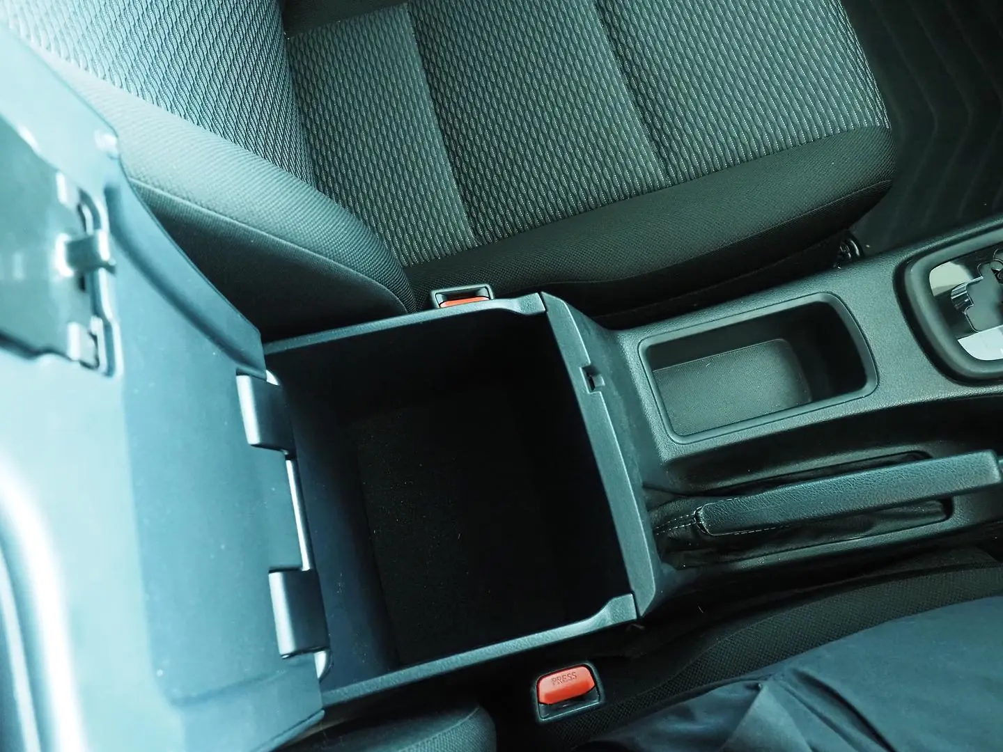 2026 Toyota Hilux Gallery Image 23