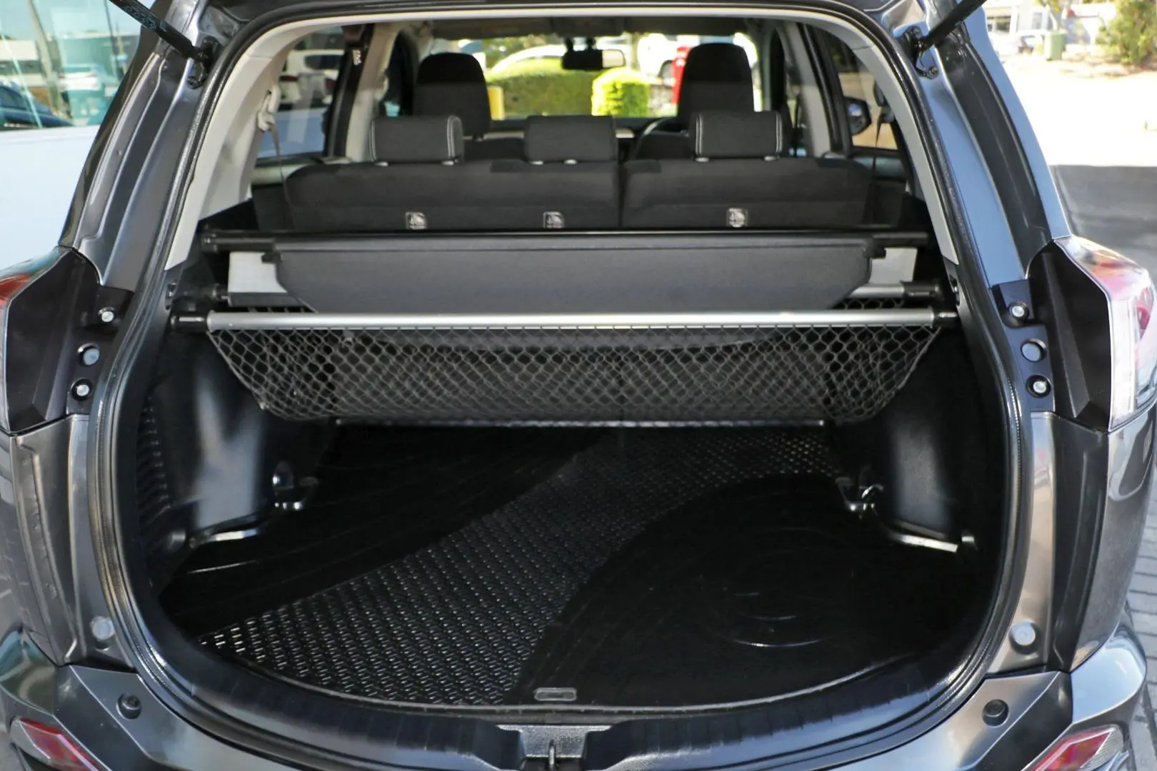 2016 Toyota RAV4 Gallery Image 21