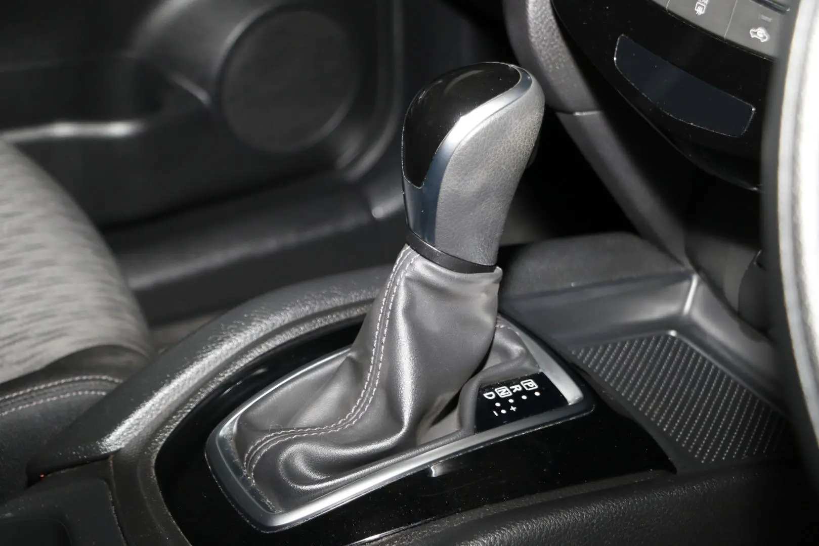 2019 Nissan X-TRAIL Gallery Image 12