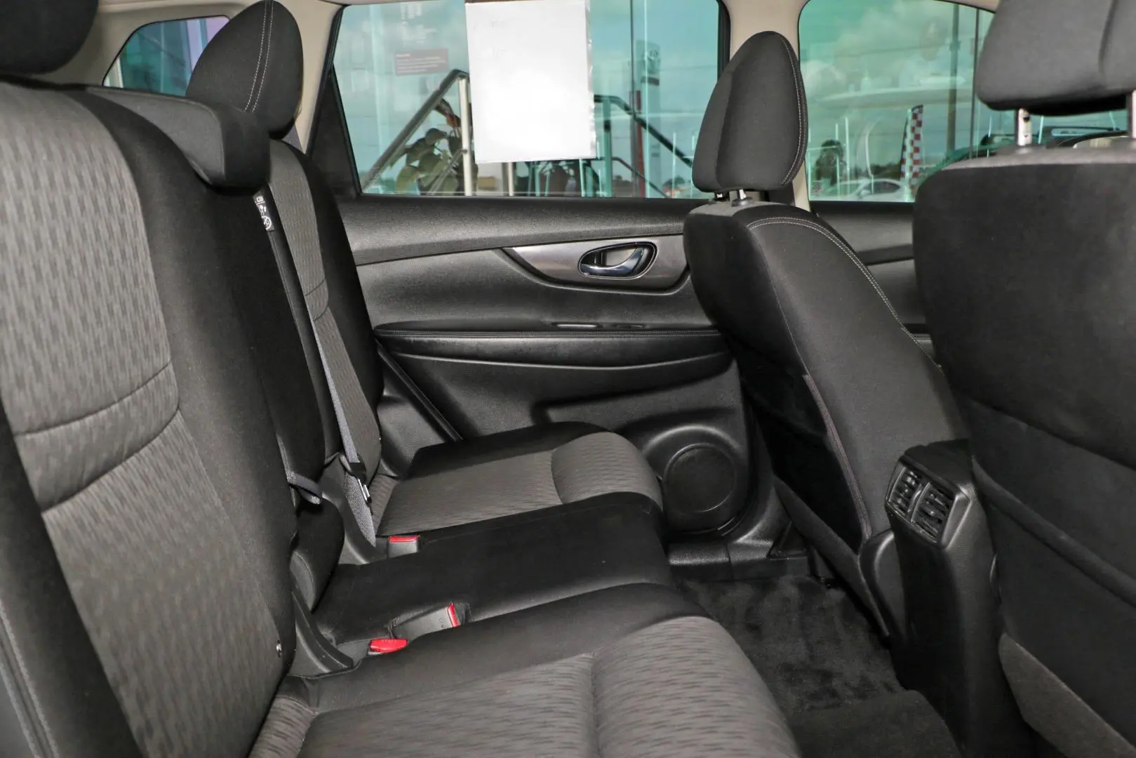 2019 Nissan X-TRAIL Gallery Image 9
