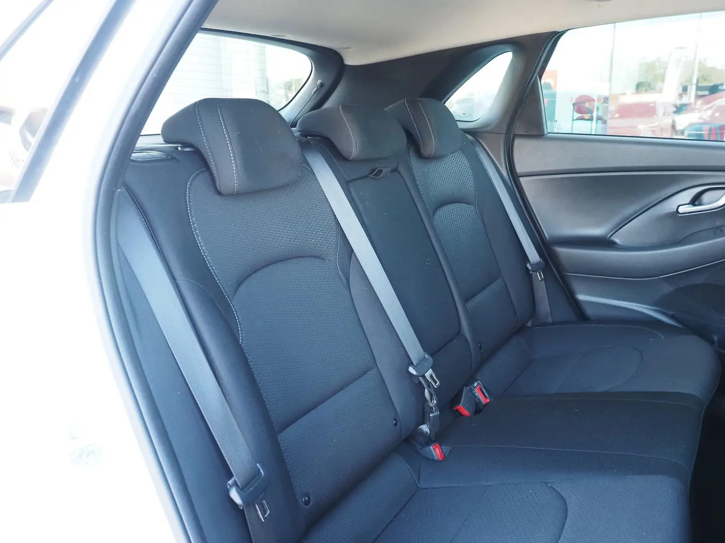 2018 Hyundai i30 Gallery Image 8