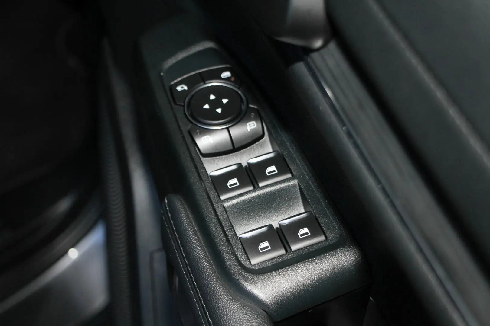 2024 Ford Everest Gallery Image 17