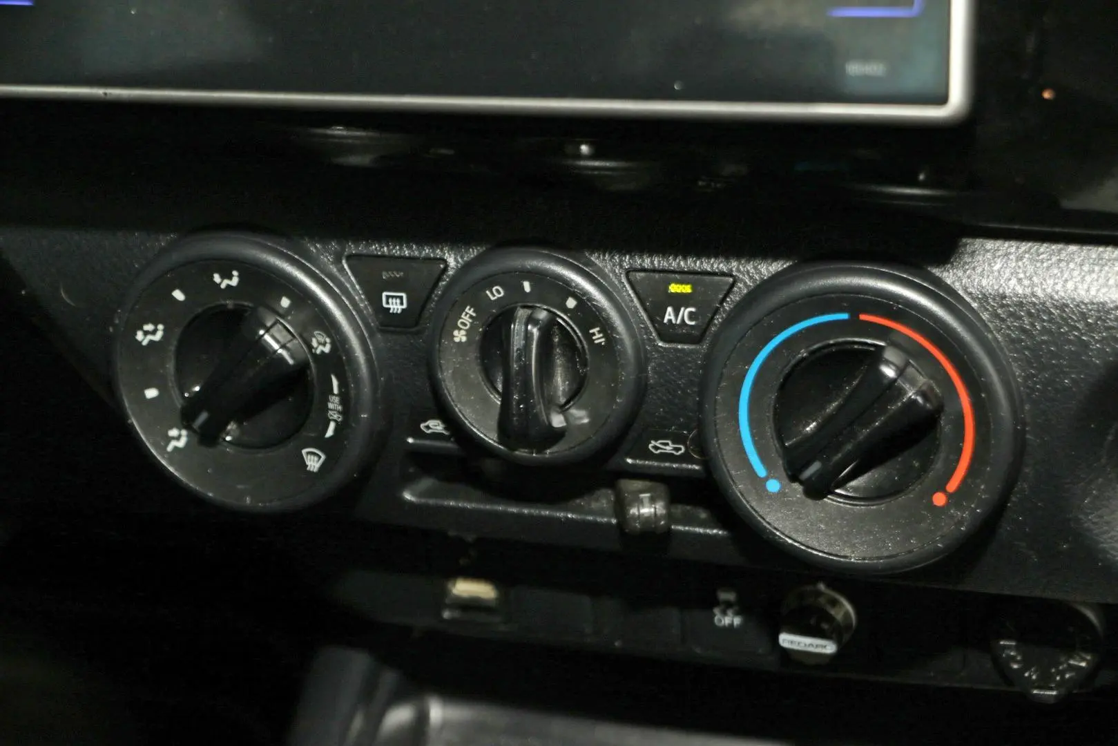 2016 Toyota Hilux Gallery Image 20