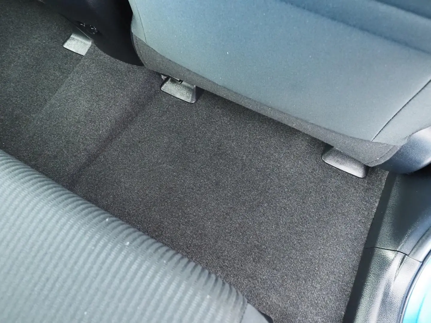 2017 Toyota RAV4 Gallery Image 16