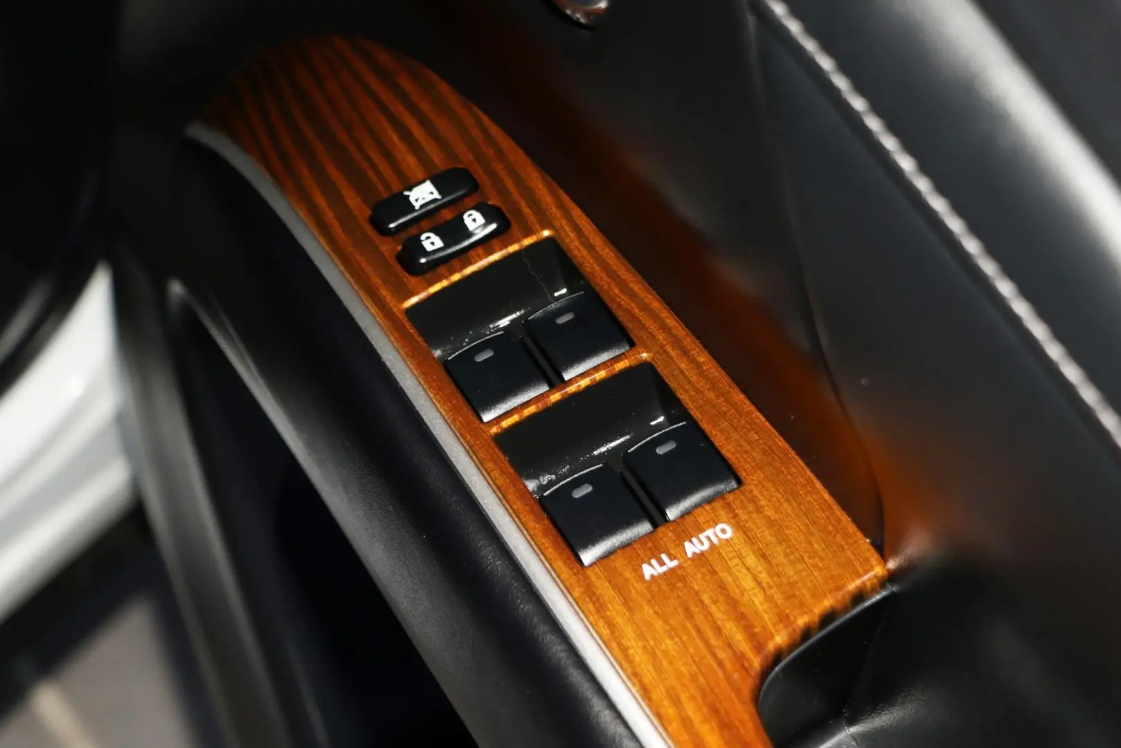 2018 Toyota Tarago Gallery Image 20