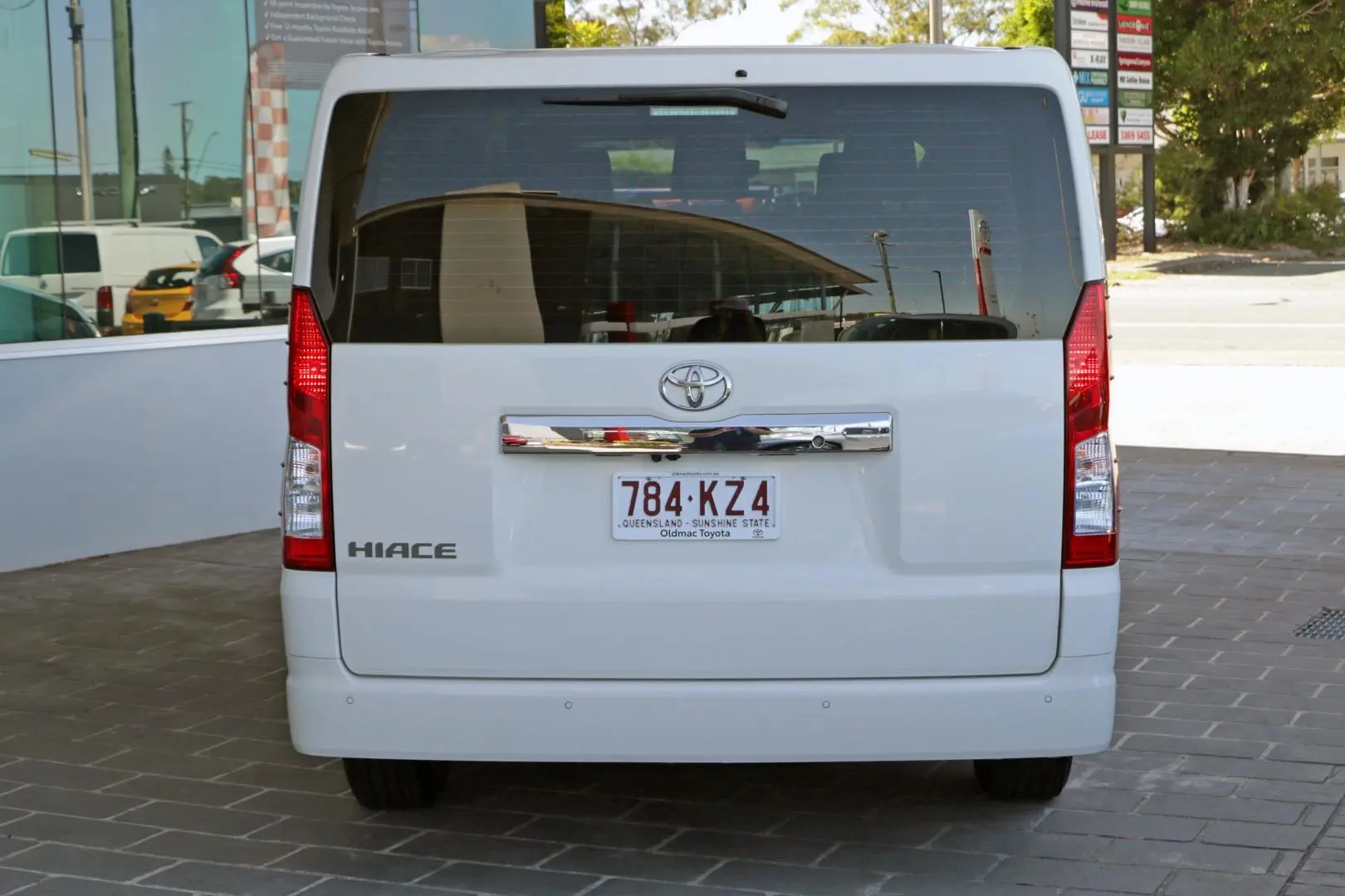 2020 Toyota Hiace Image 4