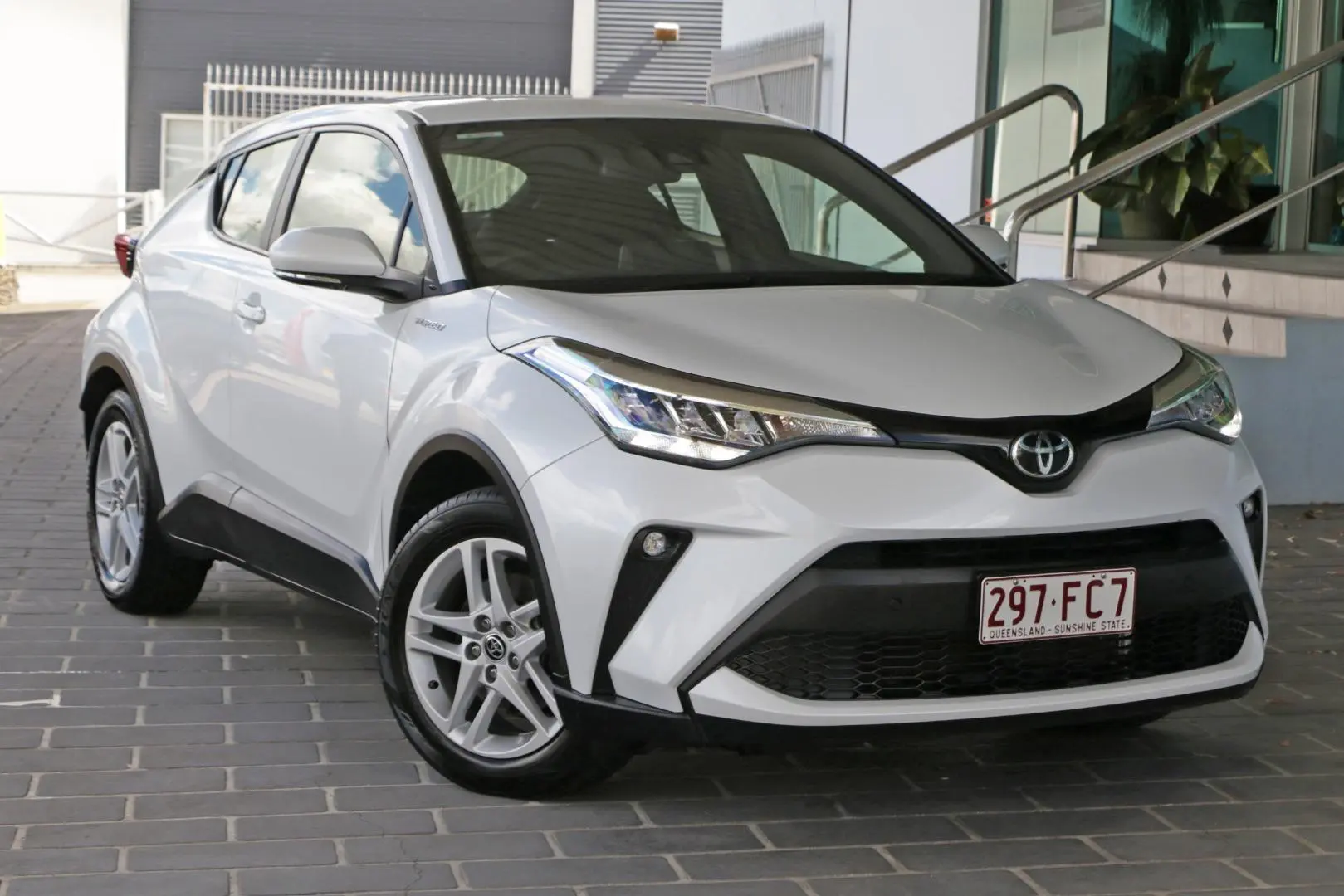 2022 Toyota C-HR Gallery Image 1