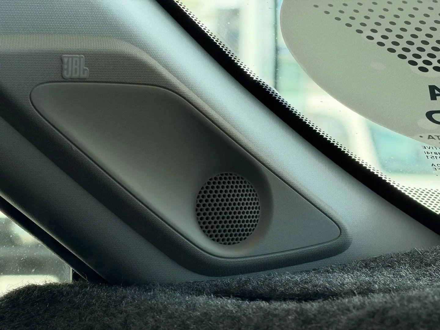 2019 Toyota RAV4 Gallery Image 21