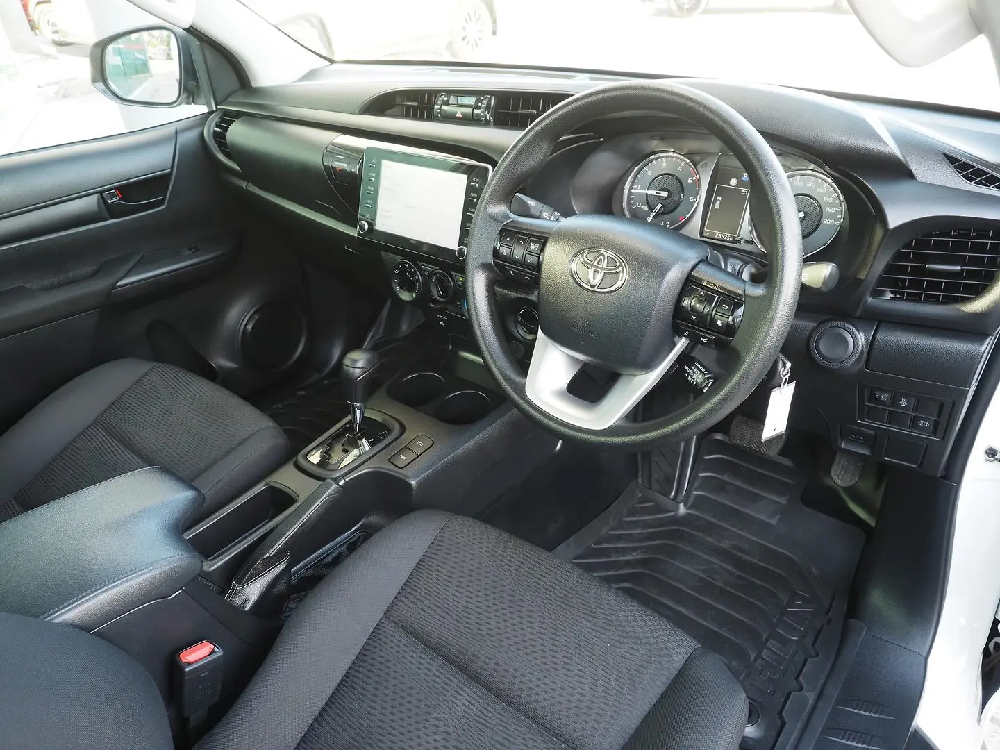 2023 Toyota Hilux Gallery Image 4