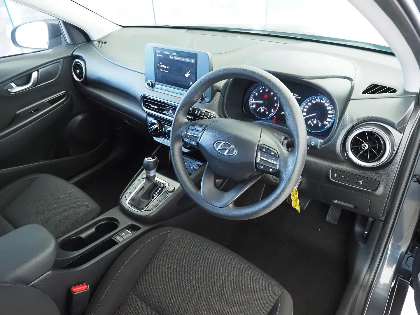 2022 Hyundai Kona Gallery Image 4