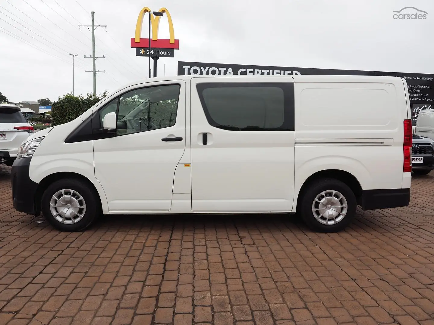 2021 Toyota Hiace Image 8