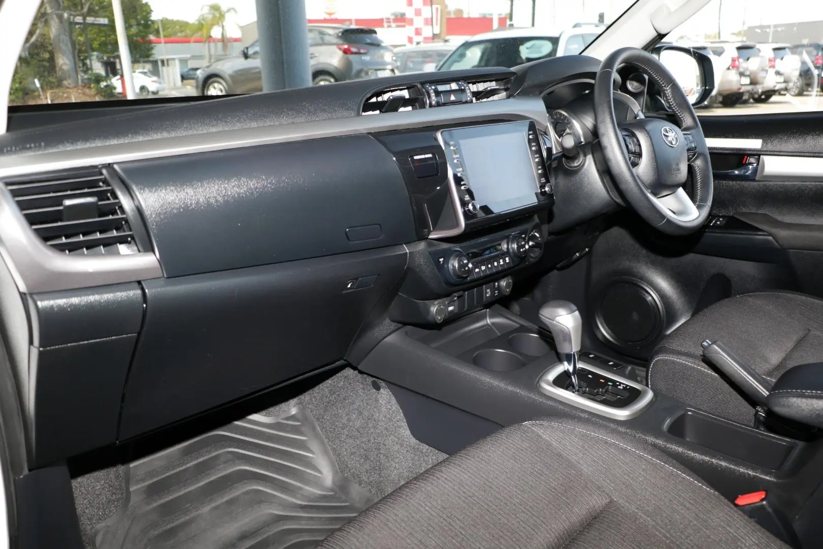 2023 Toyota Hilux Gallery Image 8