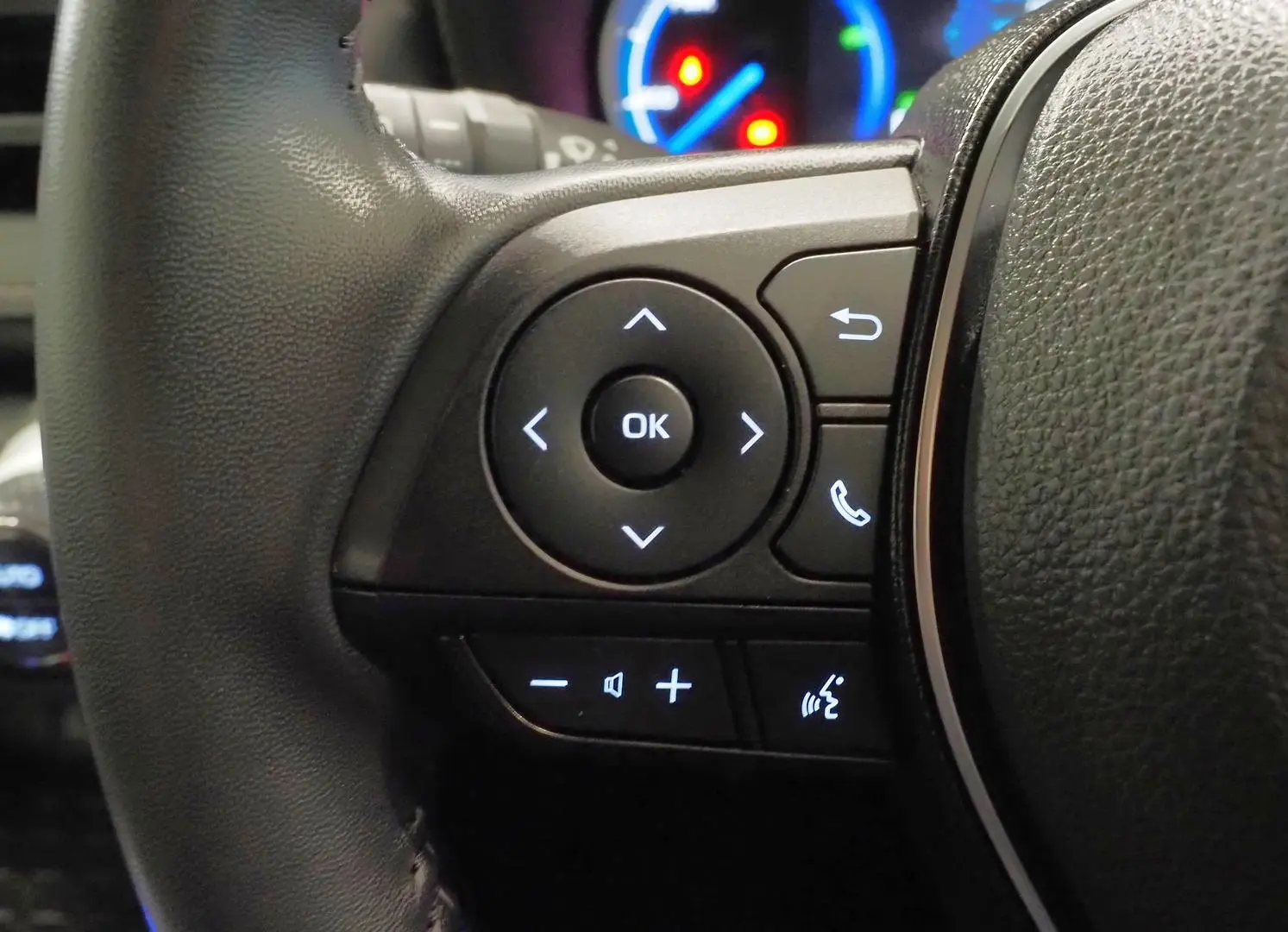 2024 Toyota RAV4 Gallery Image 17