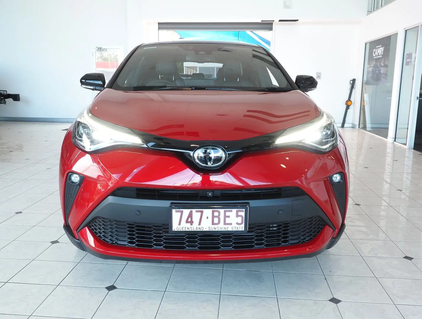 2021 Toyota C-HR Gallery Image 12