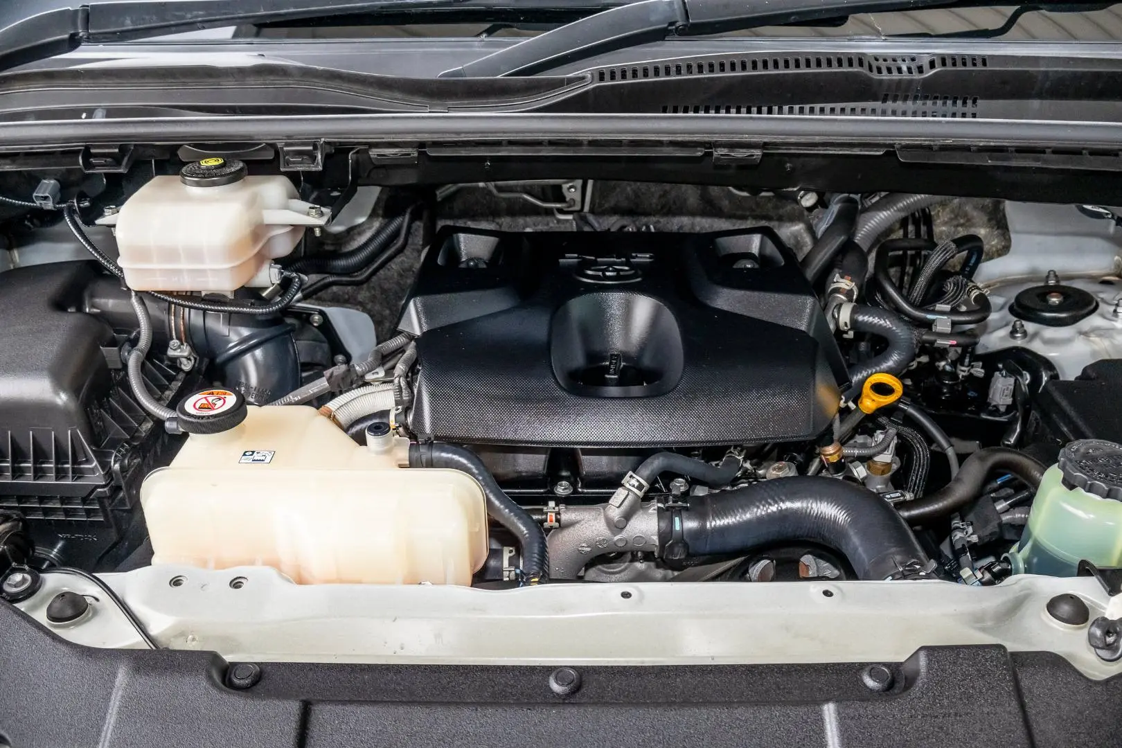 2021 Toyota Hiace Gallery Image 18
