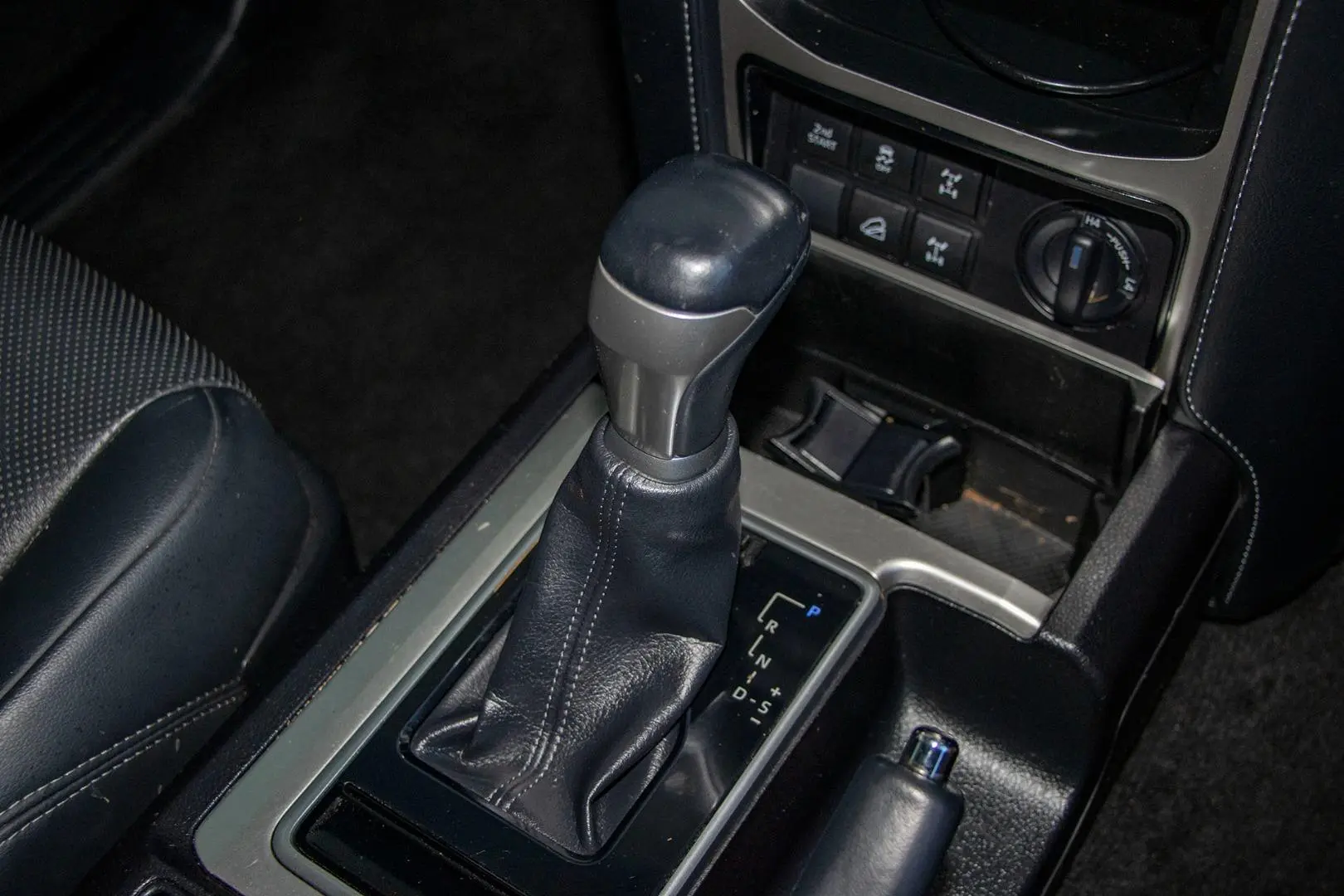 2019 Toyota Landcruiser Prado Gallery Image 13
