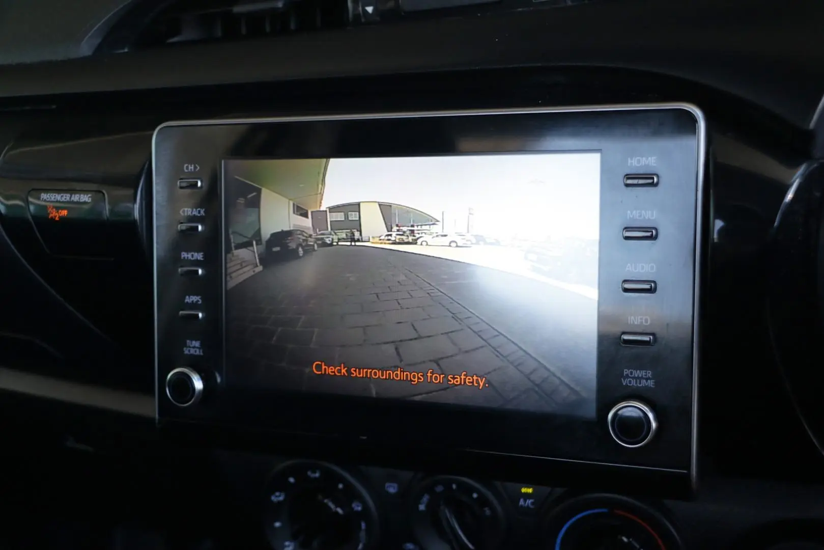 2021 Toyota Hilux Gallery Image 9